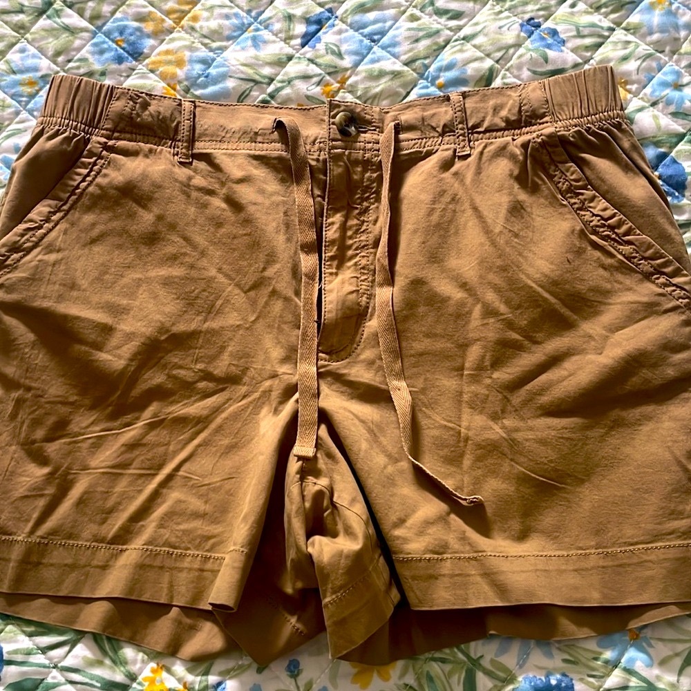 Sonoma Women's Tan Flat Front Shorts ❄️